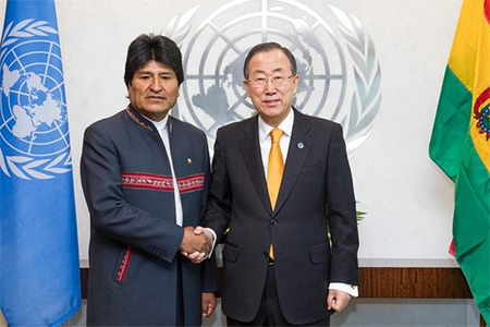 evo morales estrecha la mano de ban ki moon